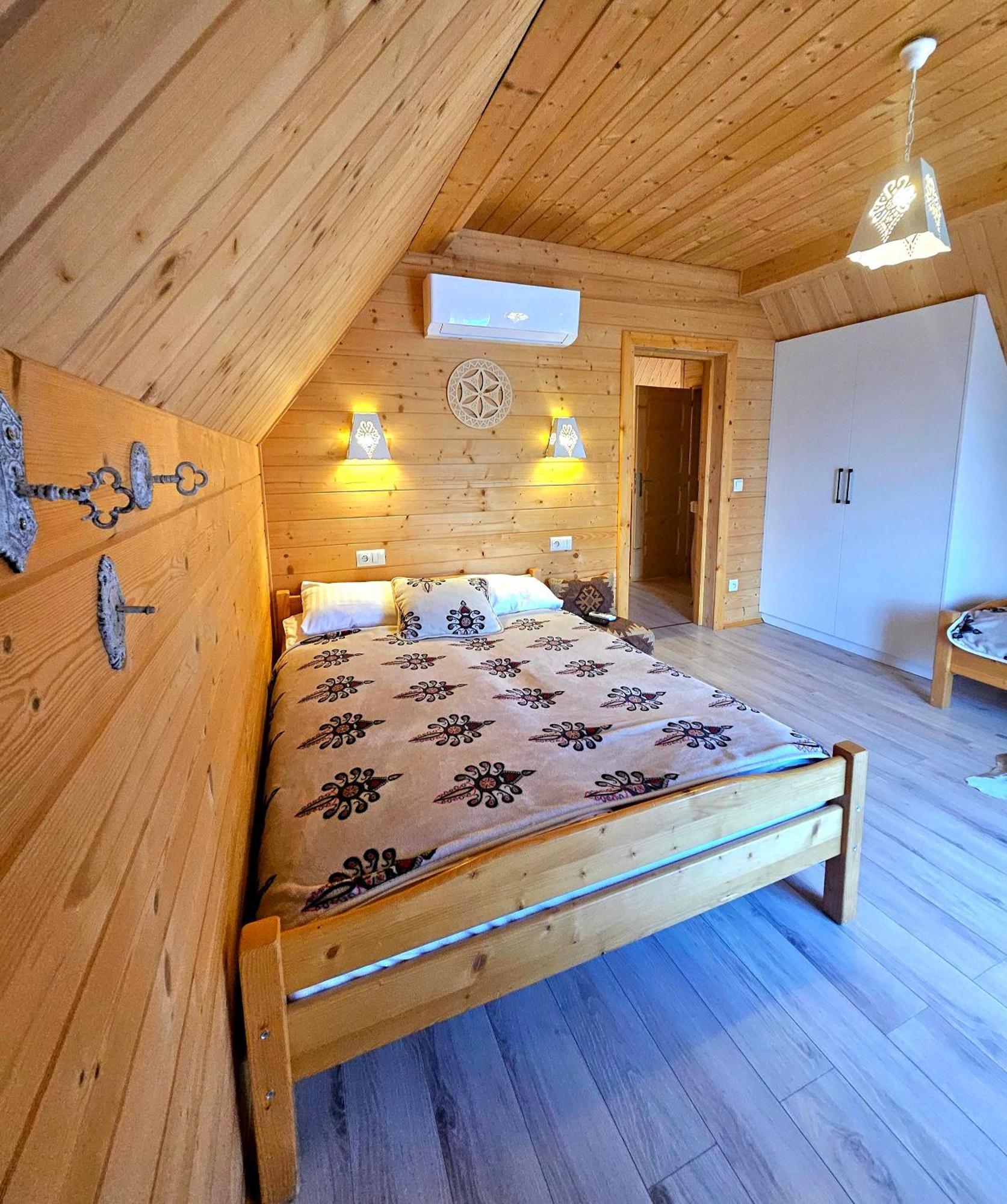 Goralska Chatka 2 Highland Cottage - Split Ac, Jacuzzi, Sauna, Private Parking, Mountains View, Garden, Zakopane Exterior photo