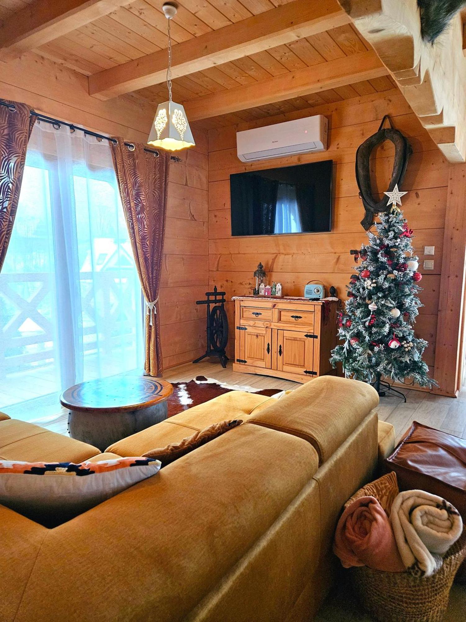 Goralska Chatka 2 Highland Cottage - Split Ac, Jacuzzi, Sauna, Private Parking, Mountains View, Garden, Zakopane Exterior photo